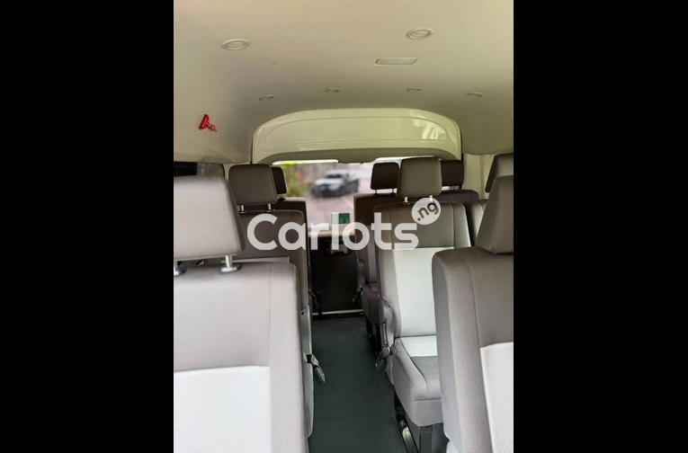 TOYOTA HIACE 2026 - 4/7
