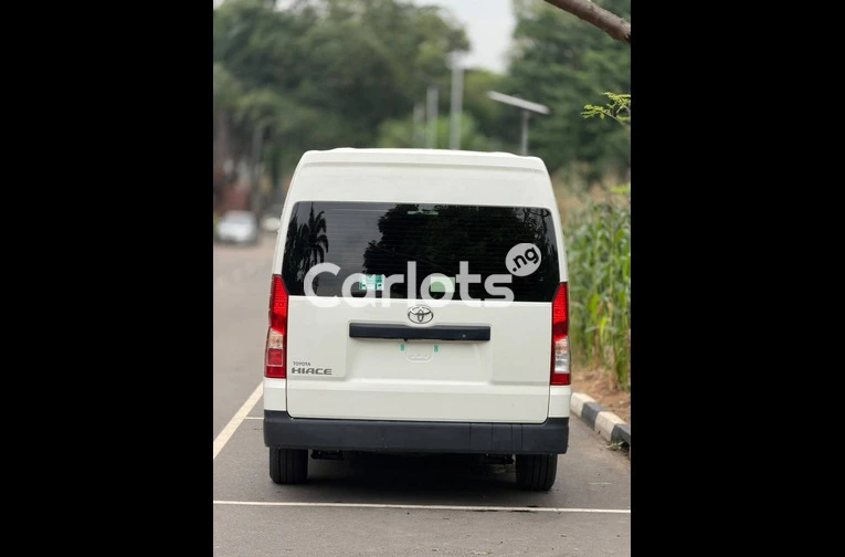 TOYOTA HIACE 2026 - 7