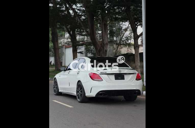 Foreign Used Mercedes C43 – Asokoro Abuja for sale in FCT - thumbnail 7