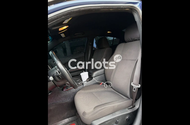 2017 Charger – Clean Foreign Used, Asokoro for sale in FCT - photo 6 of 7