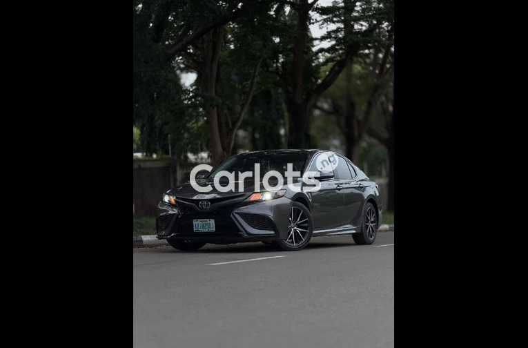 2021 TOYOTA CAMRY SE for sale in Asokoro