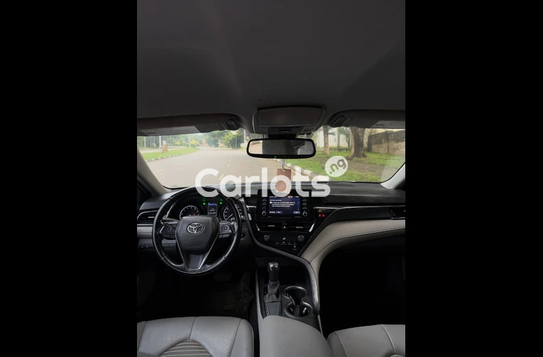 Foreign Used 2021 TOYOTA CAMRY SE for sale in Asokoro, FCT - thumbnail 5