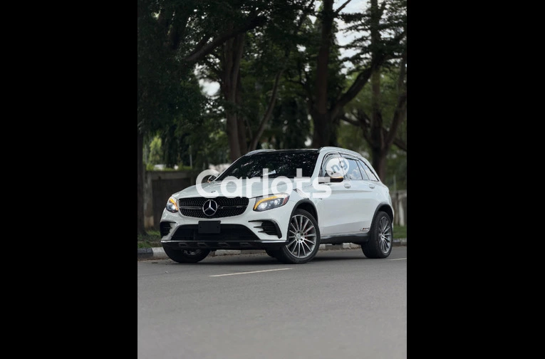 Clean 2017 MERCEDES-BENZ GLC43 AMG
