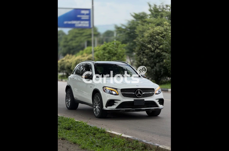 Foreign Used Clean 2017 MERCEDES-BENZ GLC43 AMG for sale in Asokoro, FCT - thumbnail 3