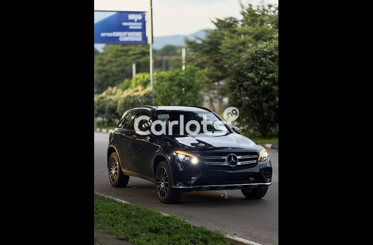 Foreign Used 2018 Mercedes-Benz GLC300 for sale in Asokoro, FCT - thumbnail 3