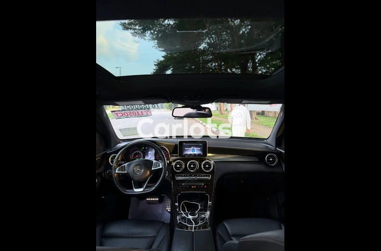 Foreign Used 2018 Mercedes-Benz GLC300 for sale in Asokoro, FCT - photo 5 of 7