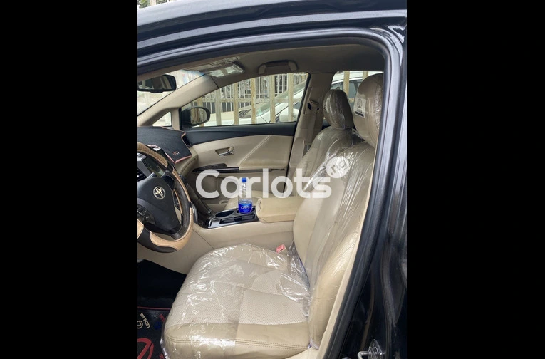 TOYOTA VENZA 2010 MODEL NIGERIAN USED for sale in Ipaja, Lagos - photo 5 of 7