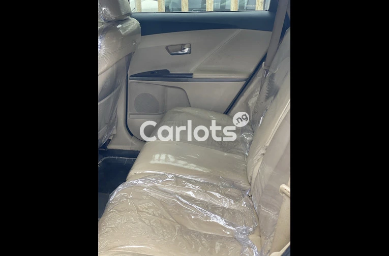 TOYOTA VENZA 2010 MODEL NIGERIAN USED for sale in Ipaja, Lagos - photo 7 of 7