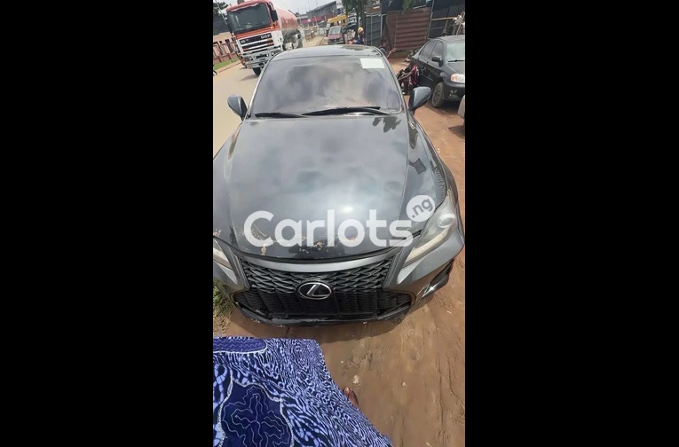 Nigerian Used 2008 LEXUS IS250 for sale in Surulere, Lagos - photo 2 of 5