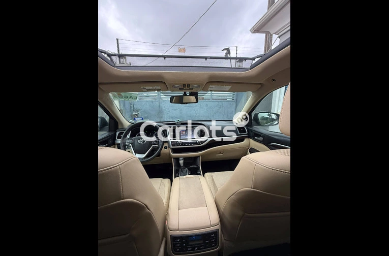 2015 HIGHLANDER LIMITED PLATINUM - 3/7