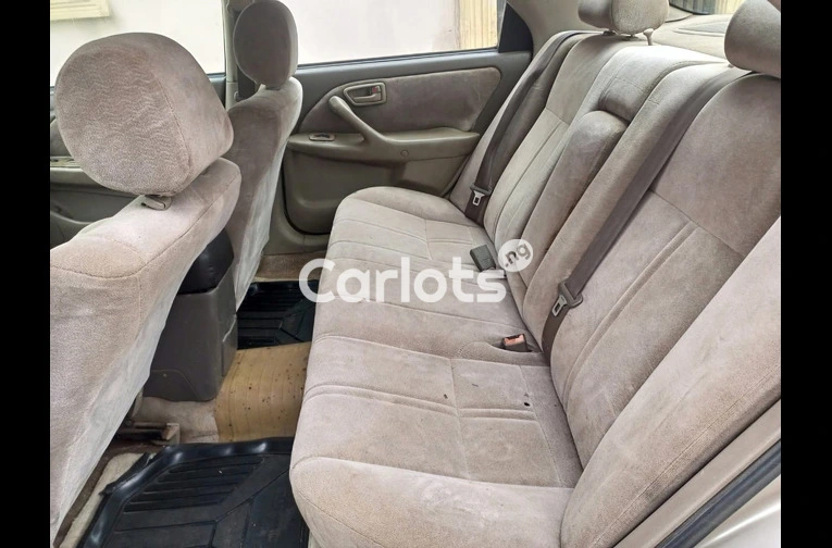 Nigerian Used Clean Registered 2002 Toyota Camry LE for sale in Alimosho, Lagos - thumbnail 3