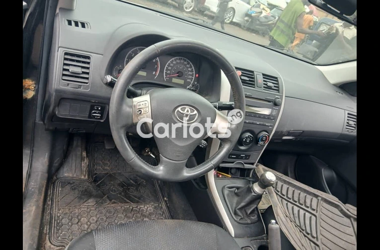 Foreign Used Toyota Corolla 2009 Black for sale in Ajah, Lagos - thumbnail 2