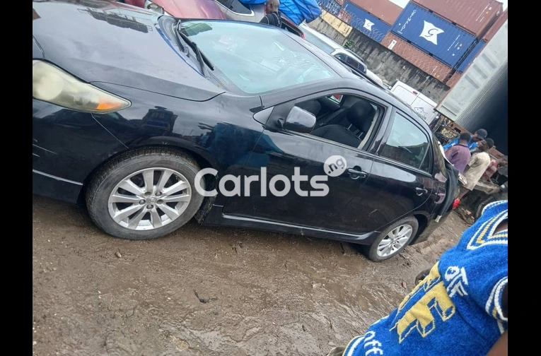 Foreign Used Toyota Corolla 2009 Black for sale in Ajah, Lagos - thumbnail 6