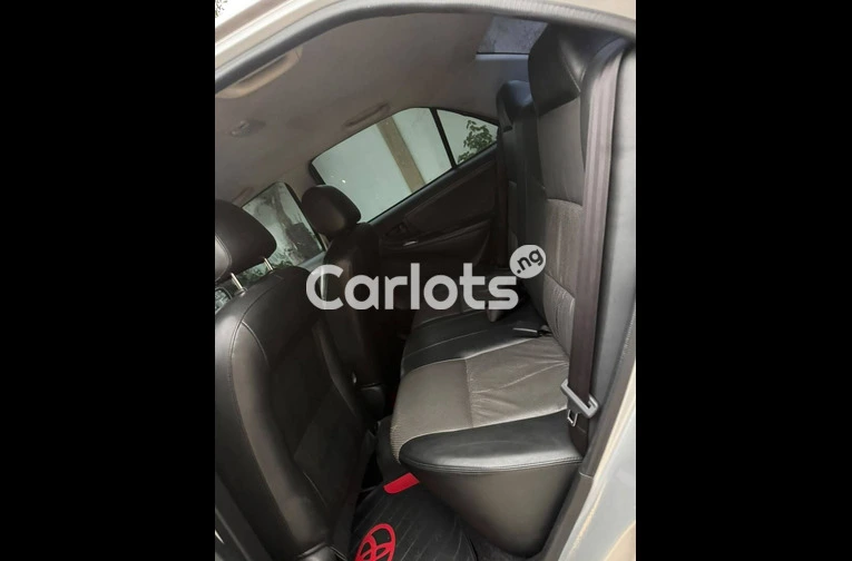 Foreign Used 2006 TOYOTA VIOS for sale in Kano - thumbnail 5