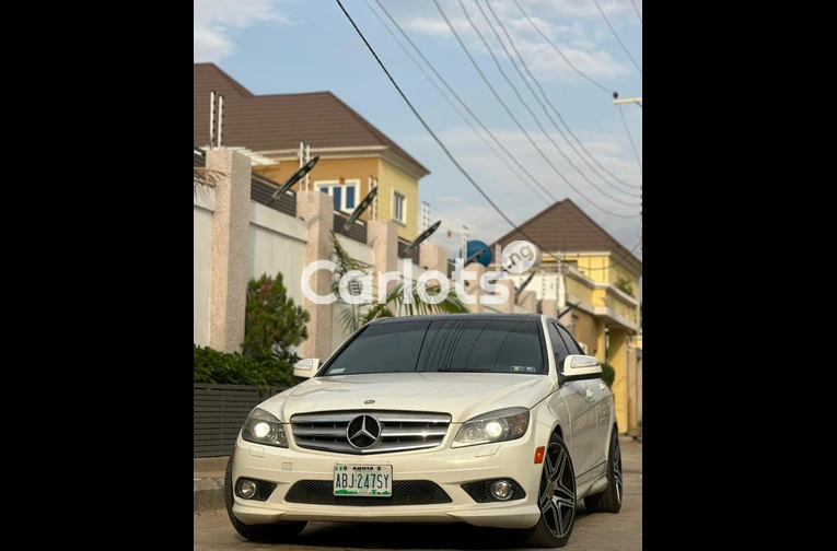SLIGHTLY USED FULL OPTION 2010  MERCEDES C300 for sale in Kano