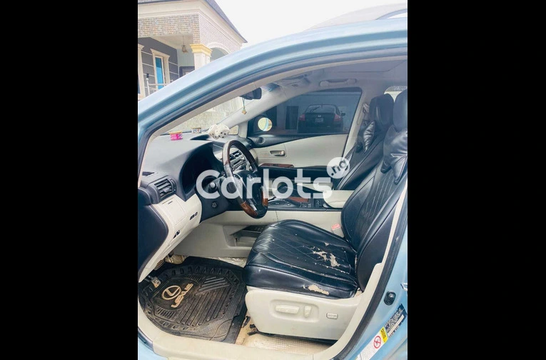 Nigerian Used Lexus RX350 2011 registered for sale in Oshodi, Lagos - photo 3 of 3