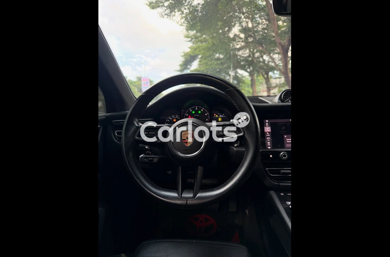 Foreign Used 2023 Porsche Macan for sale in Asokoro, Abuja - photo 4 of 7