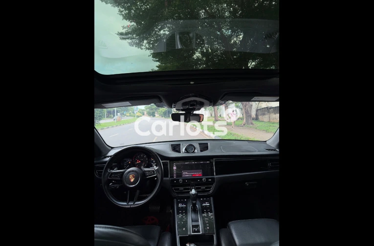 Foreign Used 2023 Porsche Macan for sale in Asokoro, Abuja - photo 5 of 7