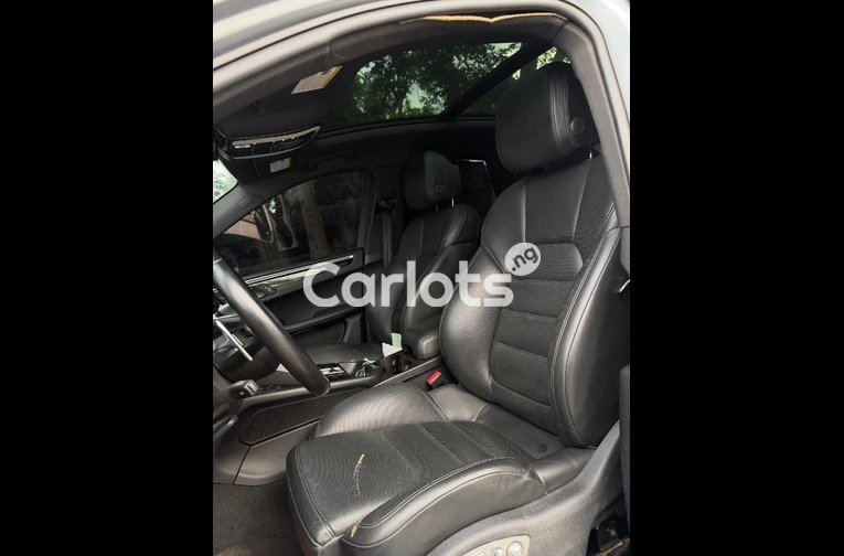 Foreign Used 2023 Porsche Macan for sale in Asokoro, Abuja - thumbnail 6