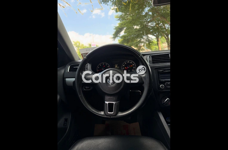 Foreign Used 2013 Volkswagen Jetta for sale in Asokoro, FCT - thumbnail 4