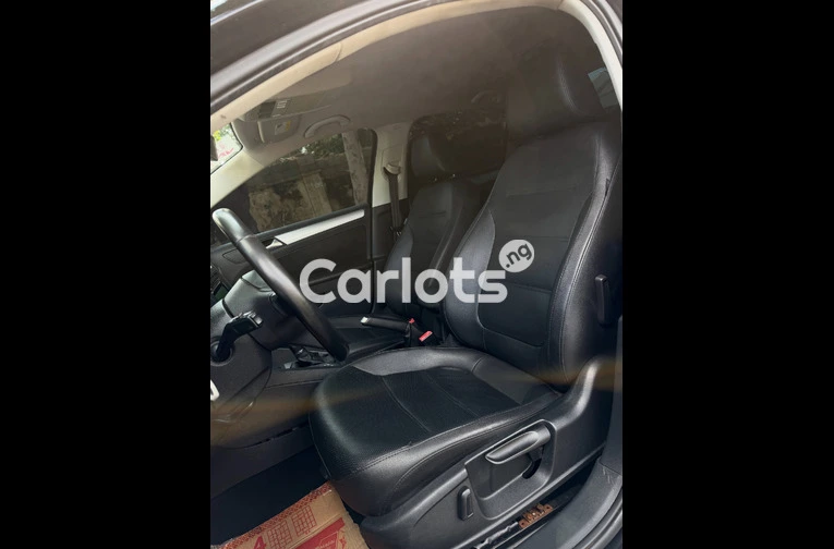 Foreign Used 2013 Volkswagen Jetta for sale in Asokoro, FCT - thumbnail 6