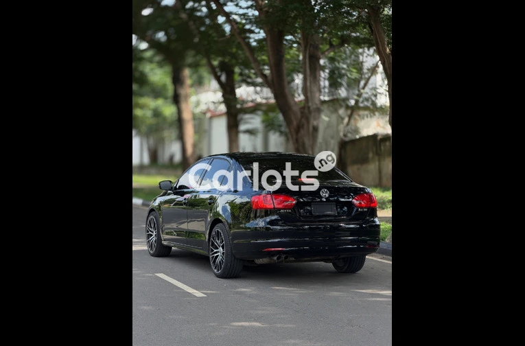Foreign Used 2013 Volkswagen Jetta for sale in Asokoro, FCT - photo 7 of 7
