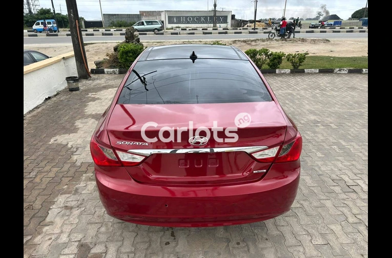 Foreign Used HYUNDAI SONATA RED LIMITED 2012 for sale in Ajah, Lagos - photo 2 of 7