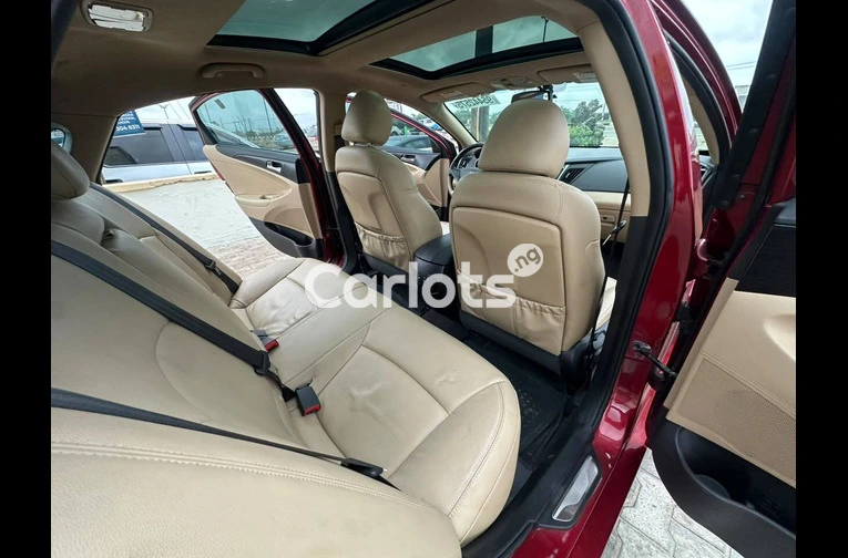 Foreign Used HYUNDAI SONATA RED LIMITED 2012 for sale in Ajah, Lagos - photo 6 of 7