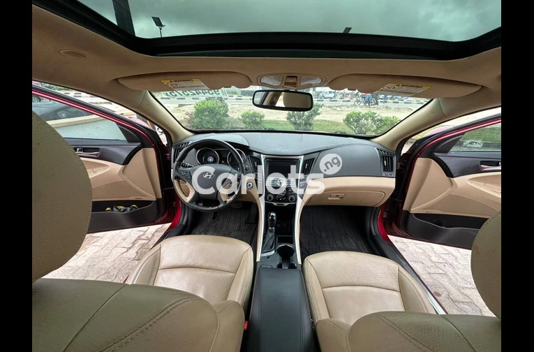 Foreign Used HYUNDAI SONATA RED LIMITED 2012 for sale in Ajah, Lagos - photo 7 of 7