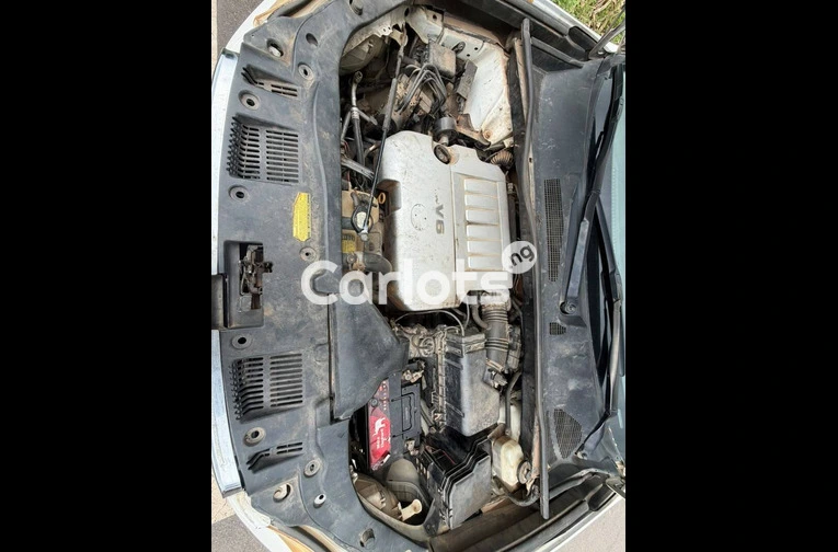 Nigerian Used 2009 LIMITED HIGHLANDER for sale in Garki, FCT - photo 3 of 7