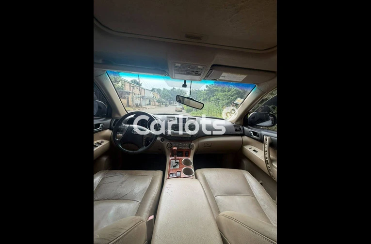 Nigerian Used 2009 LIMITED HIGHLANDER for sale in Garki, FCT - thumbnail 4