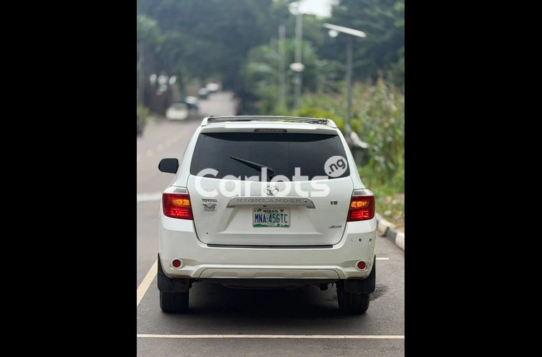 Nigerian Used 2009 LIMITED HIGHLANDER for sale in Garki, FCT - thumbnail 7
