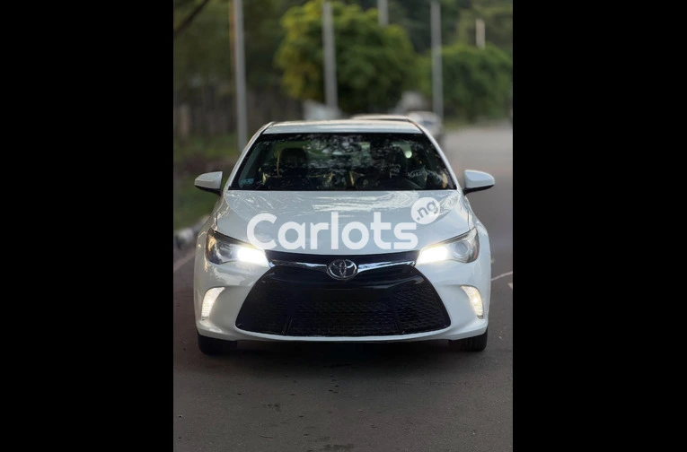 2015 Toyota Camry SE - 2