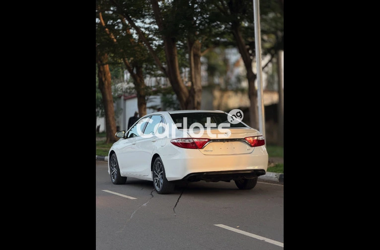 2015 Toyota Camry SE - 7/7