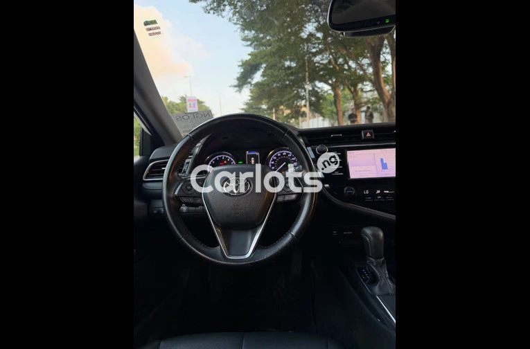 Foreign Used 2019 Toyota Camry SE for sale in Asokoro, FCT - photo 4 of 7