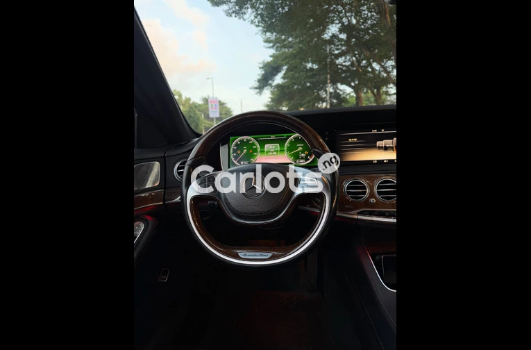 Foreign Used Mercedes S550 – Premium Interior & Comfort for sale in Asokoro, FCT - thumbnail 3