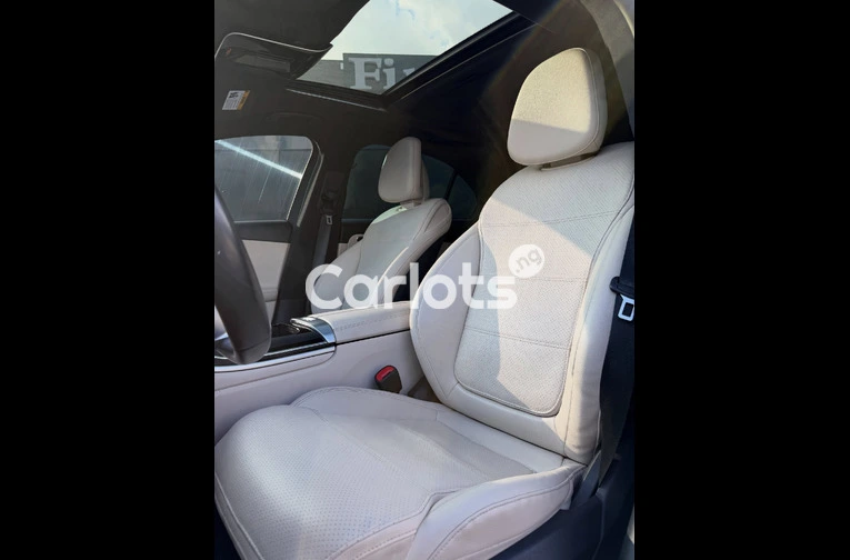 MERCEDES C300 2022 — FOREIGN USED | ASOKORO - thumbnail 3
