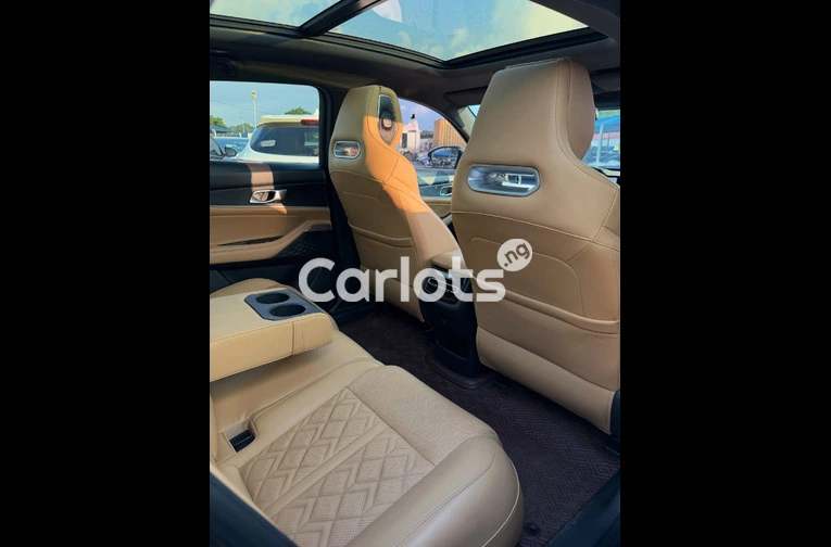 FOREIGN USED 2023 CHANGAN UNI-K — CLEAN &amp; READY for sale in Asokoro, FCT - photo 5 of 7