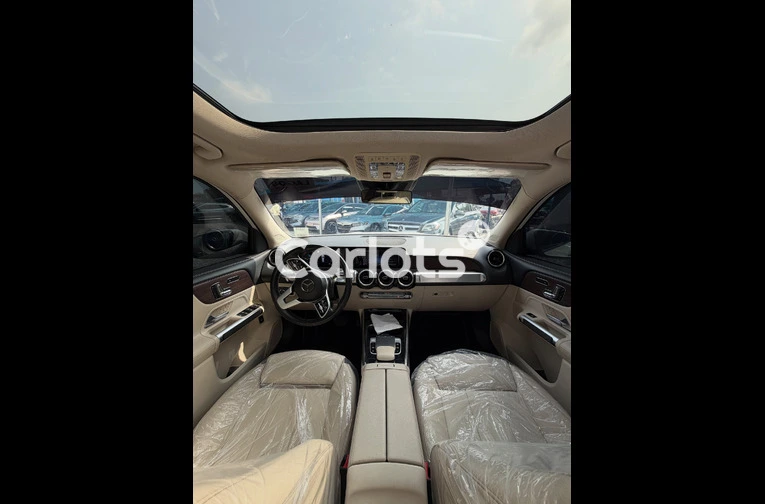 Foreign Used 2020 GLB250 — COMFORT, STYLE & PERFORMANCE for sale in Asokoro, FCT - thumbnail 3