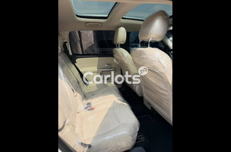 Foreign Used 2020 GLB250 — COMFORT, STYLE & PERFORMANCE for sale in Asokoro, FCT - thumbnail 4