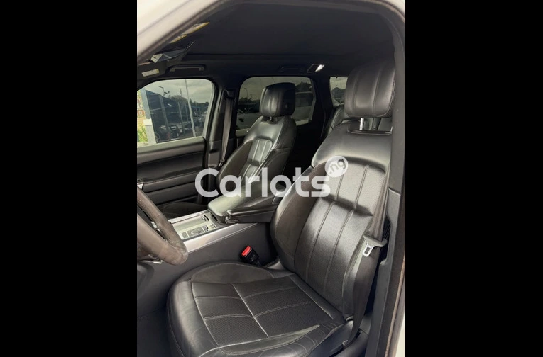 RANGE ROVER SPORT 2020 — CLEAN FOREIGN USED | ABUJA for sale in Asokoro, FCT - photo 4 of 7