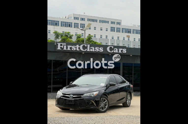 2015 TOYOTA CAMRY — SMOOTH & COMFORTABLE
