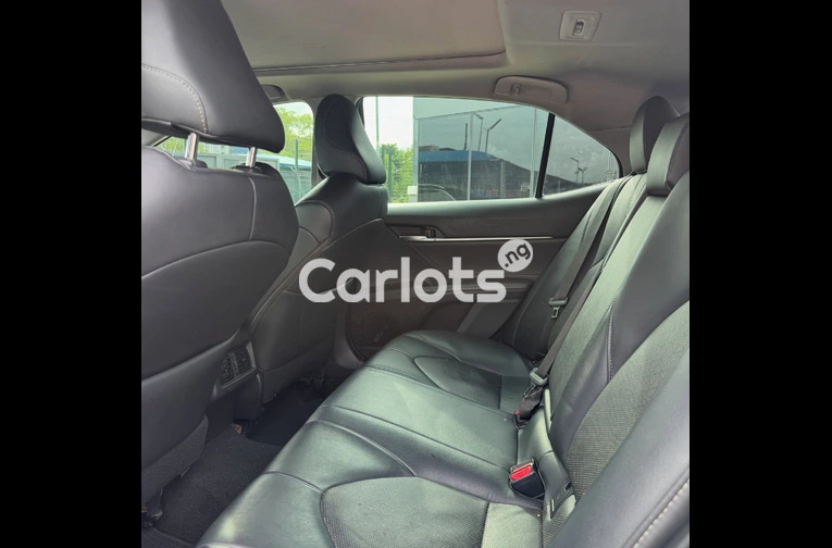 TOYOTA CAMRY XSE 2019 — CLEAN RIDE | ABUJA for sale in Asokoro, FCT - photo 6 of 7