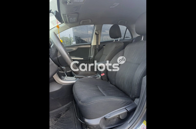 TOYOTA COROLLA 2013 — RELIABLE DAILY RIDE | ABUJA for sale in Asokoro, FCT - photo 3 of 7