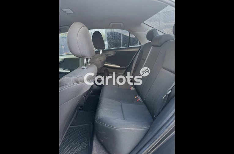 TOYOTA COROLLA 2013 — RELIABLE DAILY RIDE | ABUJA for sale in Asokoro, FCT - photo 5 of 7