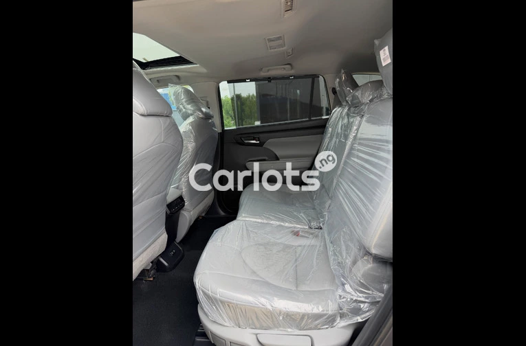 Foreign Used Toyota Highlander 2021 for sale in Asokoro, Abuja - thumbnail 5