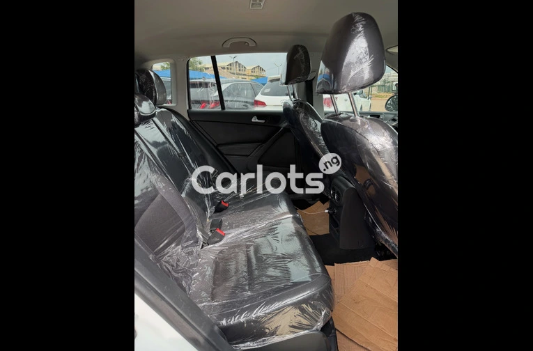 FOREIGN USED 2018 VOLKSWAGEN TIGUAN — ABUJA for sale in Asokoro, FCT - photo 5 of 6