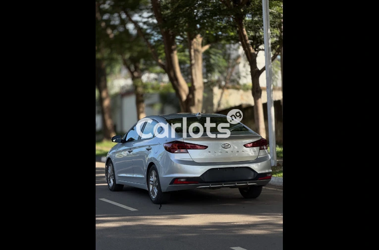2019 HYUNDAI ELANTRA - 6