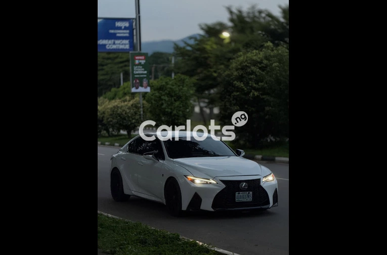 Nigerian Used Lexus IS 350 2021 for sale in Asokoro, Abuja - photo 3 of 7