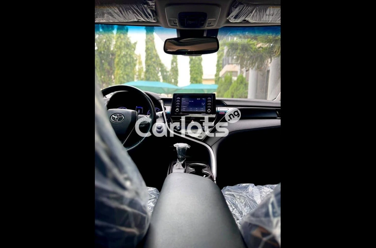Foreign Used 2022 Toyota Camry SE for sale in Abuja - photo 2 of 7